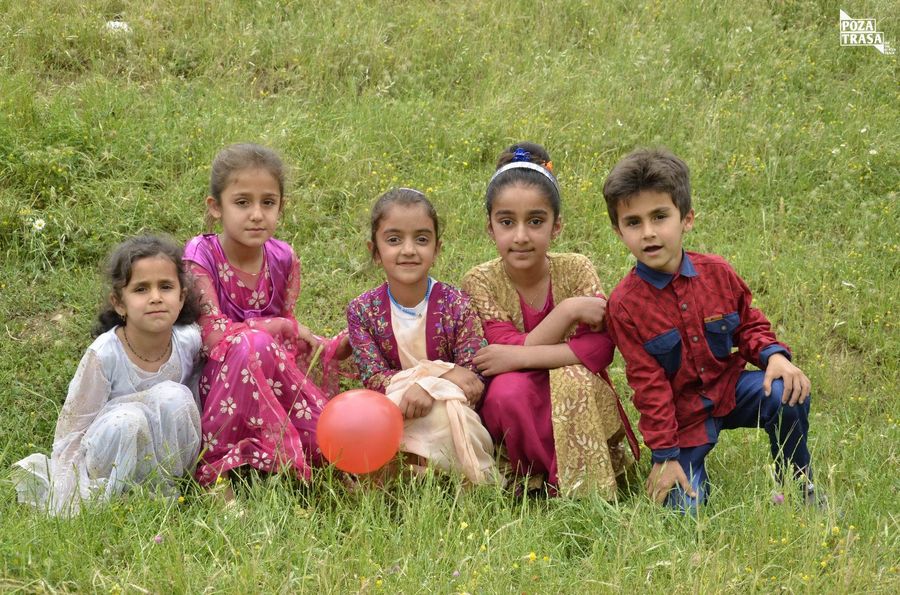 Kurdyjskie dzieci na zdjęciach
