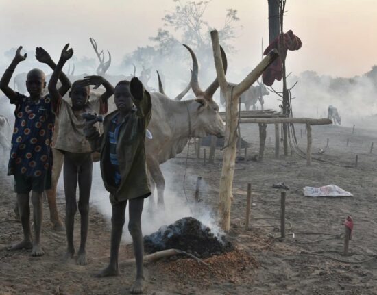 Mundari Poranek w Sudanie Południowym 2021