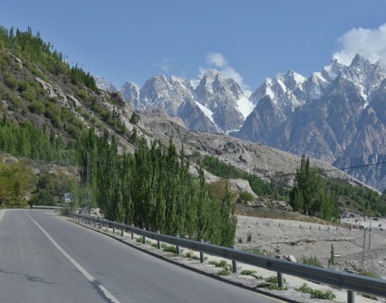 Pakistan SELF-DRIVE Karakorum Highway Gulmit Passu Pakistan maj 2021