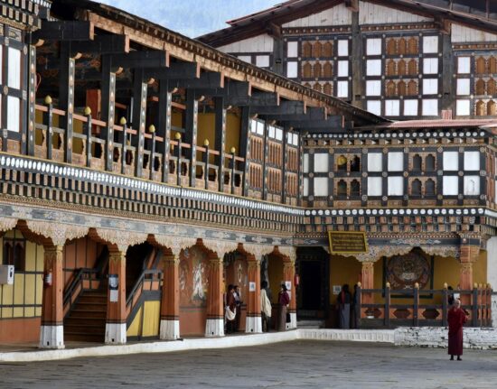 Bhutańscy mnisi Bhutan Nepal 2022