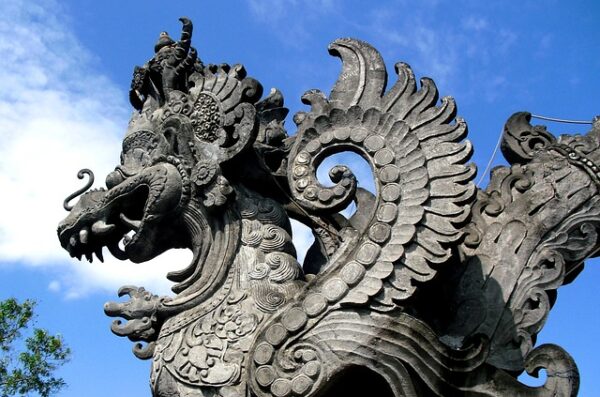Garuda balijskie świątynne rzeźby