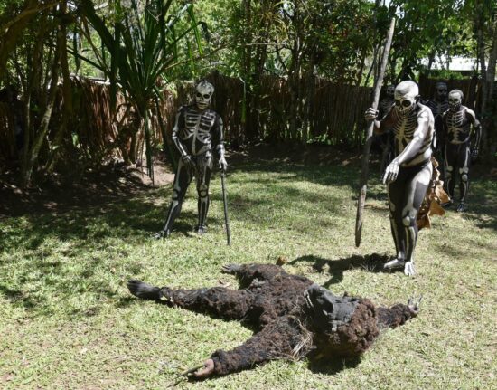 Asaro i Ludzie Szkielety Papua Nowa Gwinea 2023