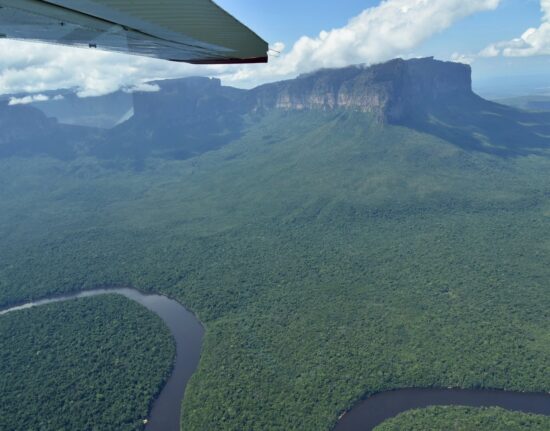 Lot do Wodospadu Angel Park Narodowy Canaima - Wenezuela 2024 salto Angel w Wenezueli