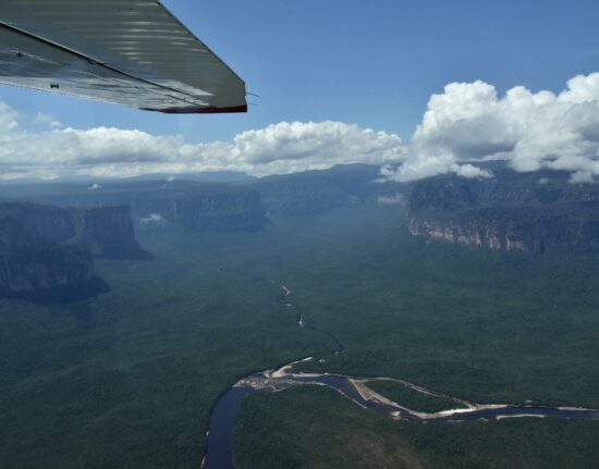 Lot do Wodospadu Angel Park Narodowy Canaima - Wenezuela 2024